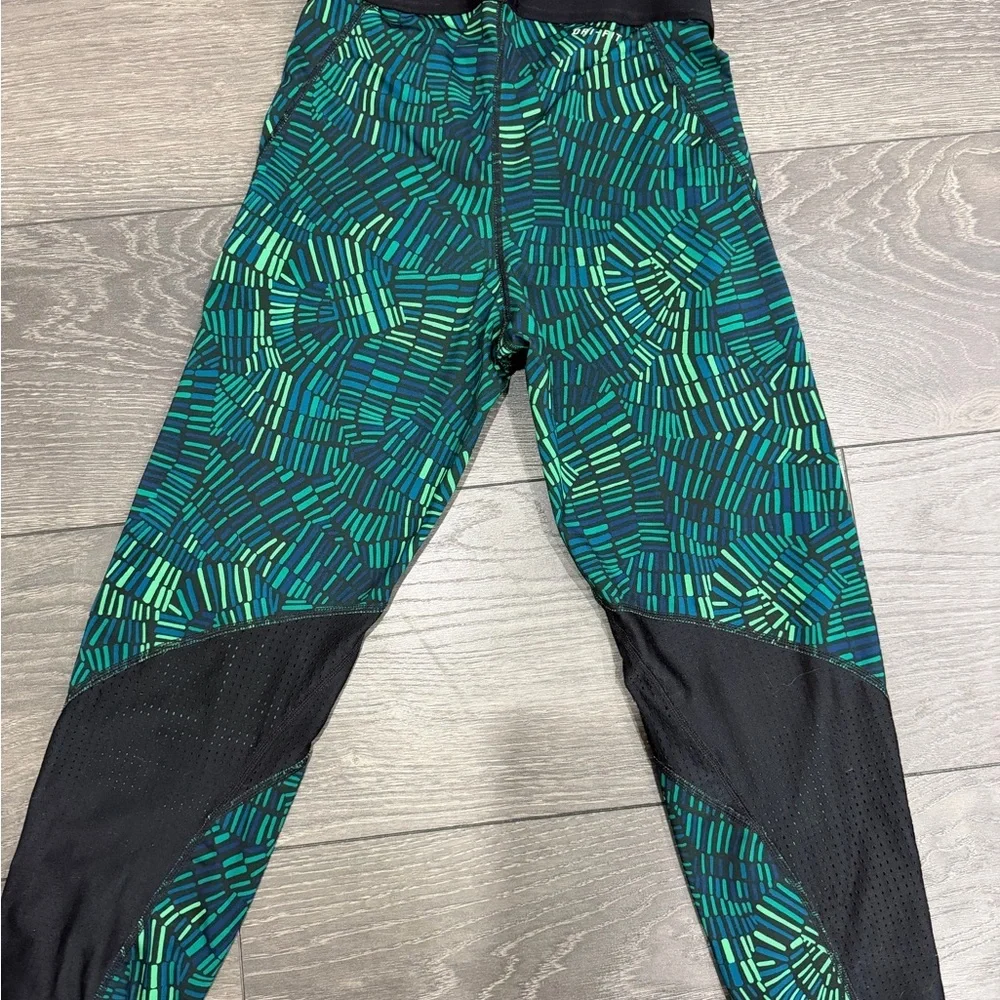 nike pros - Picture 2 of 3